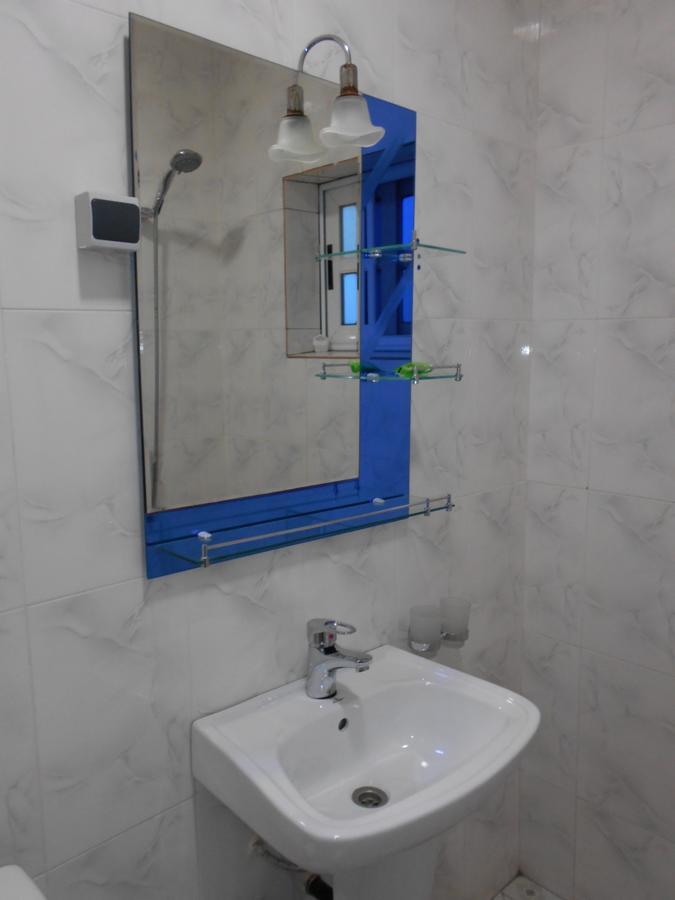 Agla Hotel Lome Bagian luar foto